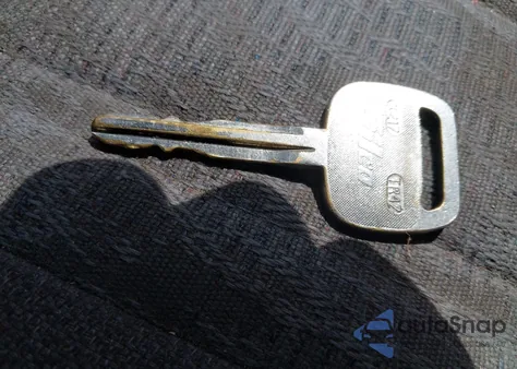 1999 Toyota Tacoma from USA, damaged, VIN 4TAVL52N2XZ472334